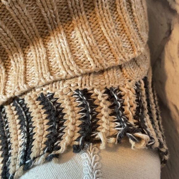 Mystree Knitted Stripe Turtleneck Tunic Size Medium/Large. - Picture 4 of 7